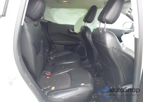 2021 Jeep Compass Latitude 4X4 z USA, uszkodzony, nr VIN 3C4NJDBB1MT569831